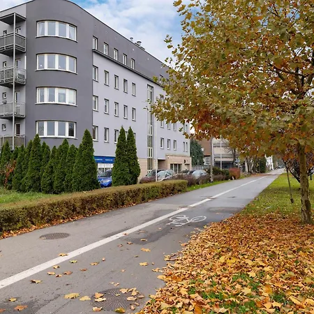 Bright Apartment Near Ice Krakow With Air Conditioning And Parking By Noclegi Renters Exterior photo