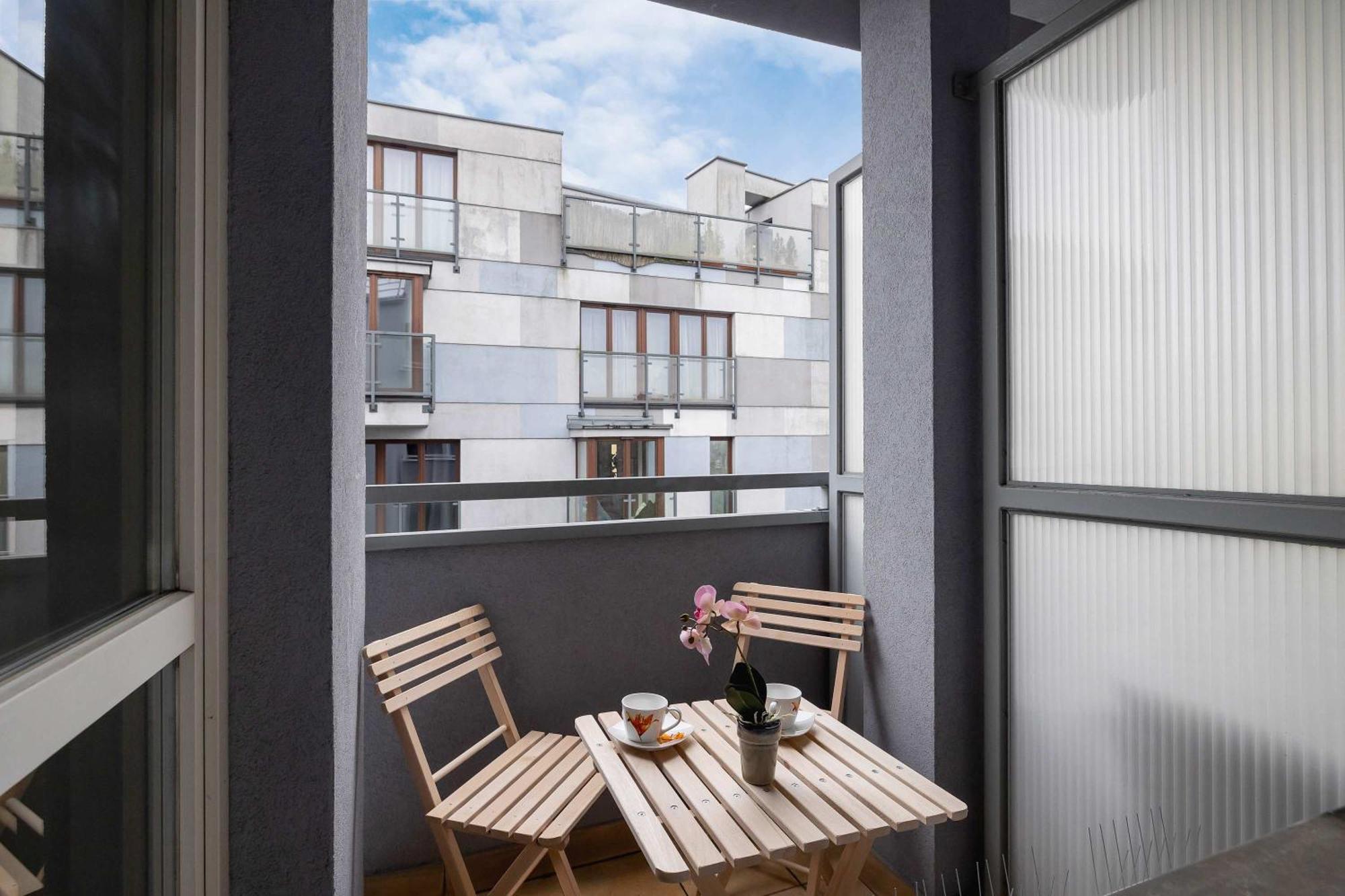 Апартаменти Bright Near Ice With Air Conditioning And Parking By Renters Краків